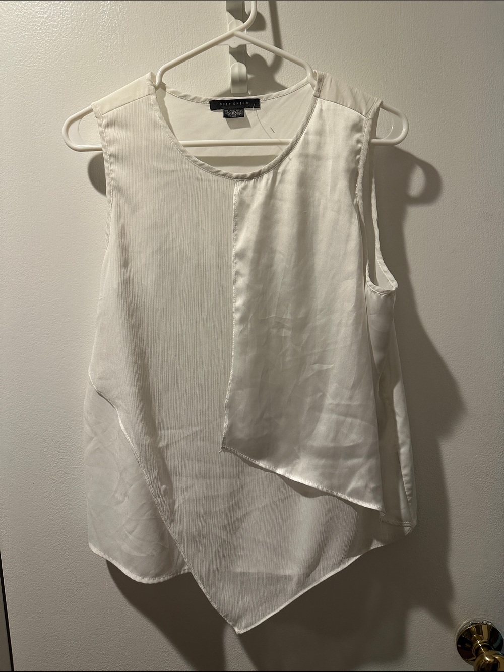 Suzy shier White Layered Asymmetric Sleeveless Top.Xl